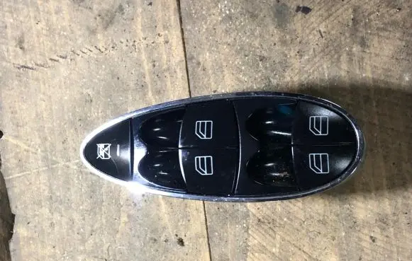 Mercedes-Benz E W211 Electric window control switch A2118219951 SWF501703 151002075