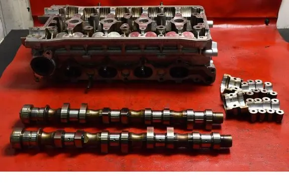 Chevrolet Lacetti Engine head 