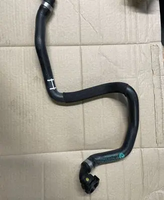 BMW X6 F16 Engine coolant pipe/hose 17128514222 8514222