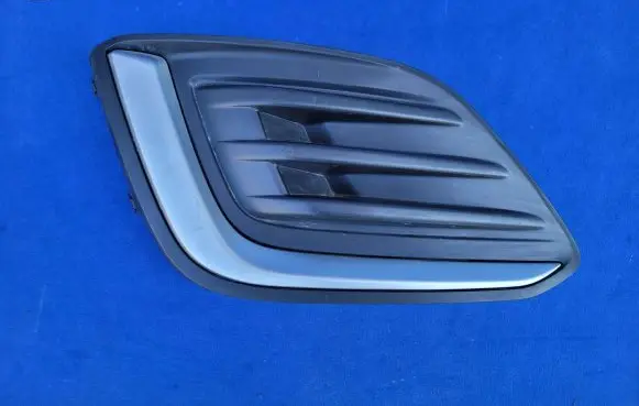 Suzuki Swift II Front bumper lower grill 7175161P00