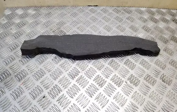 Suzuki Grand Vitara II Fender foam support/seal 