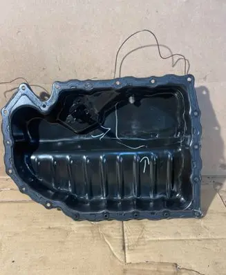 Volkswagen PASSAT B6 Oil sump 06J103600E