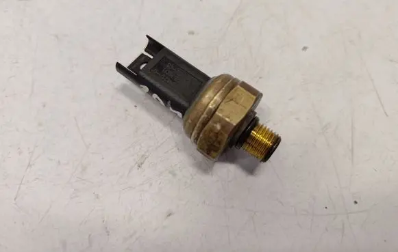 Fuel pressure sensor