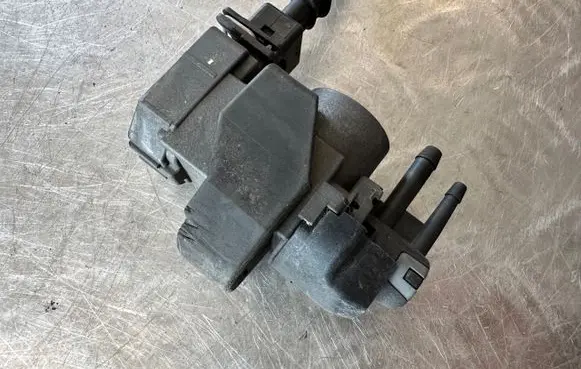 Renault Scenic III - Grand scenic III Turbo solenoid valve 149568021R