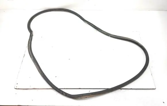 Peugeot 308 Loading door rubber seal (on body) 