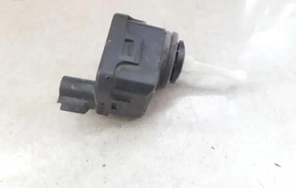 Volvo S40, V40 Headlight level adjustment motor 007878