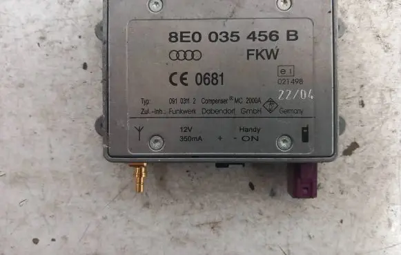 Audi A6 S6 C5 4B Antenna control unit 8E0035456B 09103112