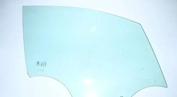 Citroen C3 Front door window glass four-door