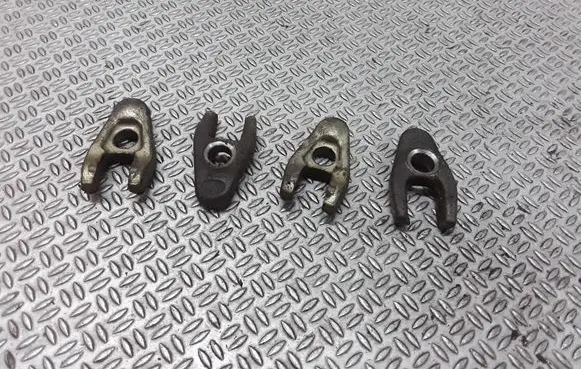 Volvo S40, V40 Fuel Injector clamp holder
