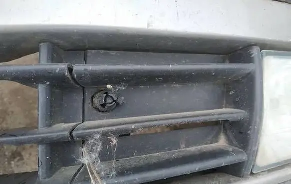 Skoda Octavia Mk2 (1Z) Front bumper lower grill