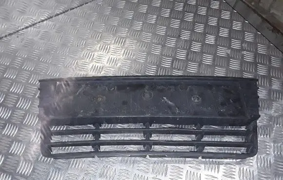 Ford Focus Front grill BM5117K945A