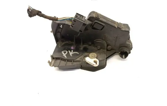 BMW 3 E46 Front door lock FTL241