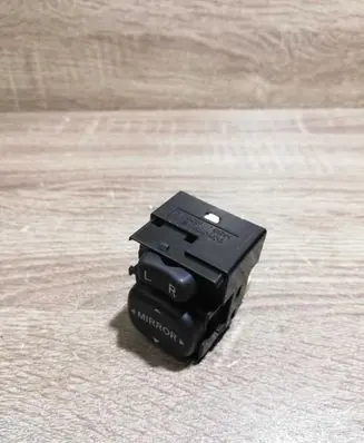 Toyota RAV 4 (XA20) Wing mirror switch 183574