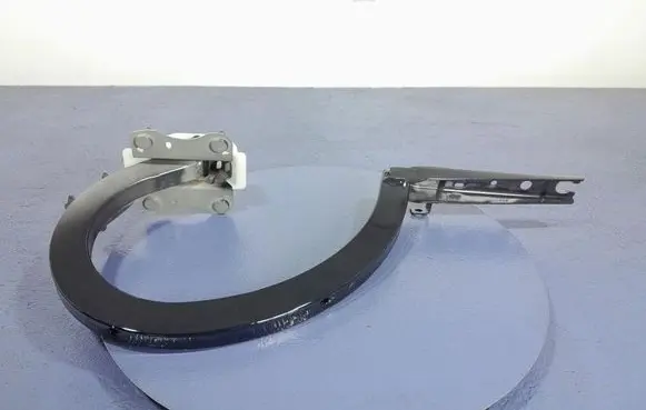 Audi A4 S4 B7 8E 8H Tailgate/trunk/boot hinge 7357116
