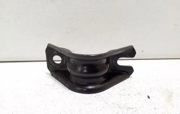 Nissan Navara D23 Sway bar bush bracket, front 
