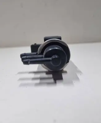 Audi A6 S6 C5 4B Turbo solenoid valve 72190322 98T068 059906627