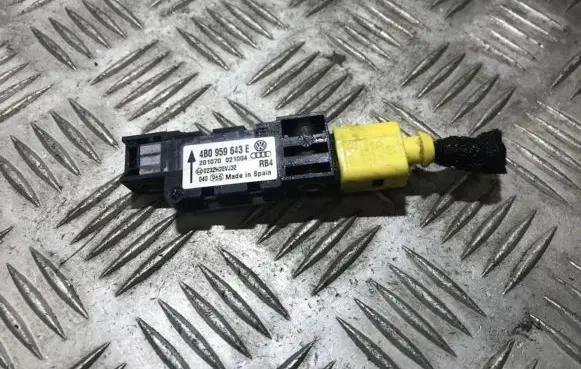 Audi A3 S3 8P Airbag deployment crash/impact sensor 4b0959643e 201070