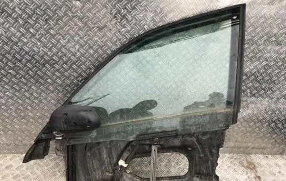 Audi 100 S4 C4 Front door window/glass frame 