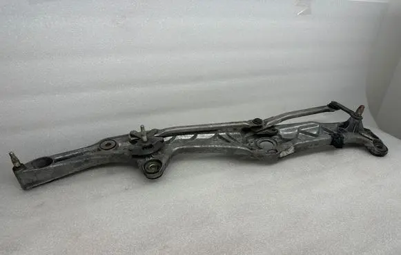 BMW 7 E38 Front wiper linkage and motor 61618352015 102135