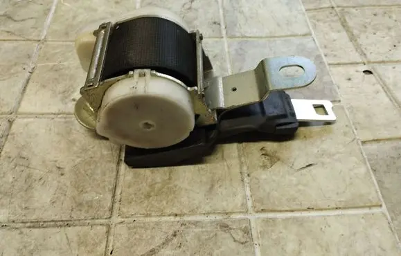 Opel Signum Middle seatbelt (rear) 10311252