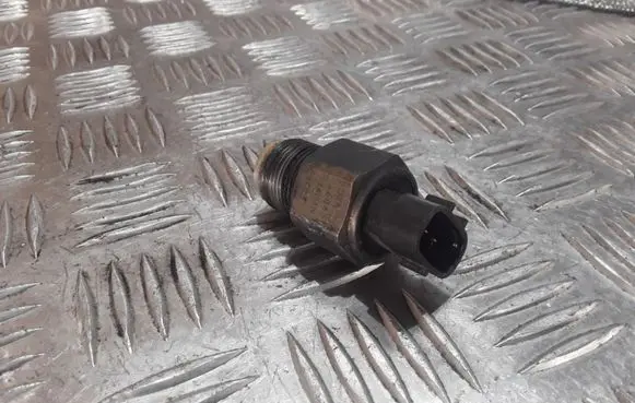 Fuel pressure sensor