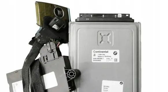 BMW X6 E71 Engine ECU kit and lock set 7594354