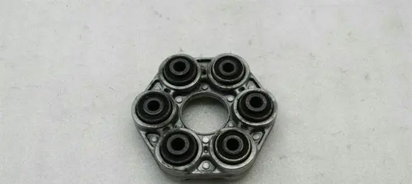 BMW 1 E81 E87 Rear prop shaft donut coupling/joint 7605629