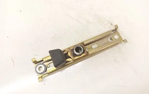 Volkswagen PASSAT B4 Seat belt adjustment rail 191857819