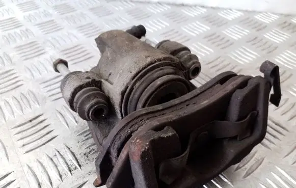 Jeep Cherokee III KJ Rear brake caliper