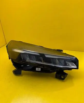 Renault Clio V Headlight/headlamp 260103507R