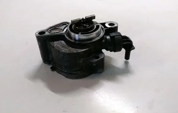 Ford Focus Vacuum pump D1561B