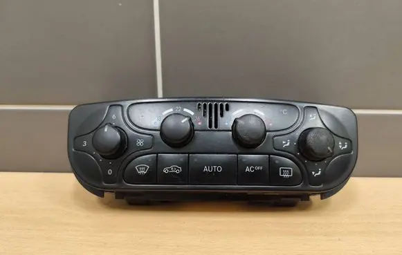 Mercedes-Benz C W203 Climate control unit A2098300085 9140010497 D445361