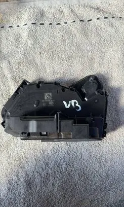 Volkswagen Golf VII Rear door lock 5TA839015E