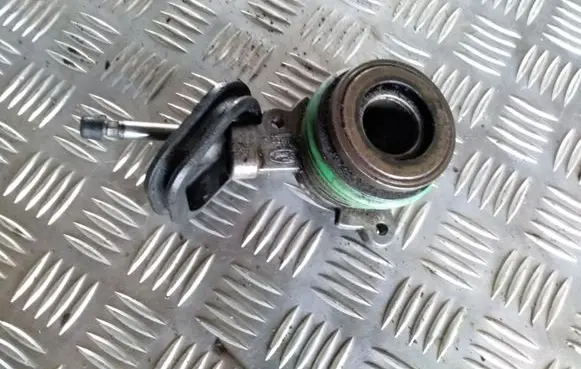 Ford Mondeo MK I Clutch slave cylinder 94ZT7A564AB 94ZT7K632AA