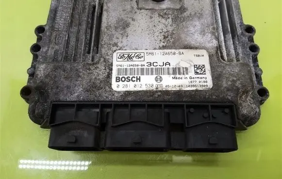 Mazda 3 I Engine control unit/module 0281012530BA
