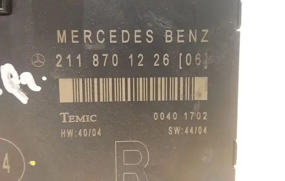Mercedes-Benz E W211 Door control unit/module 2118701226