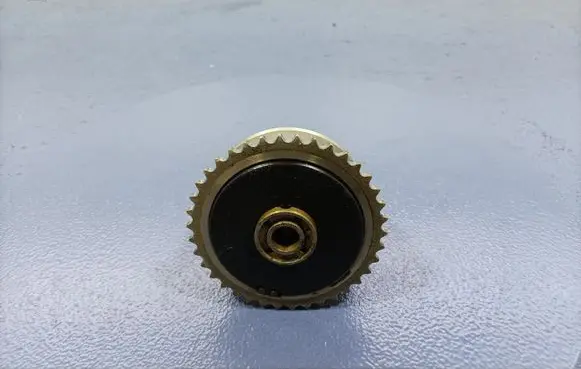 BMW 6 E63 E64 Camshaft pulley/ VANOS 7583208