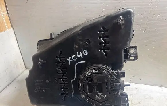 Volvo XC40 AdBlue liquid reservoir 32242177