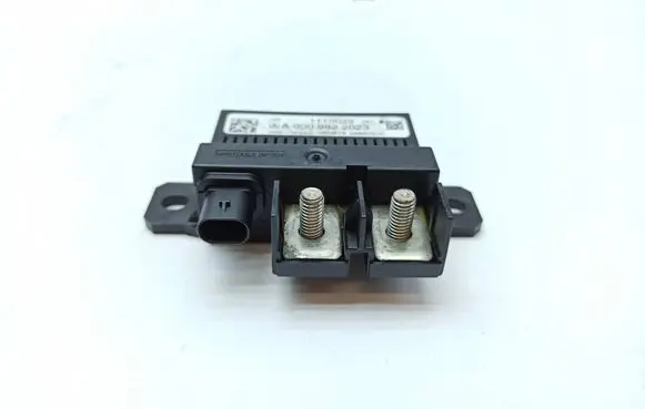 Mercedes-Benz B W246 W242 Charging relay A0009822023 1110029 060613