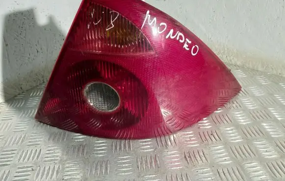 Ford Mondeo Mk III Rear/tail lights