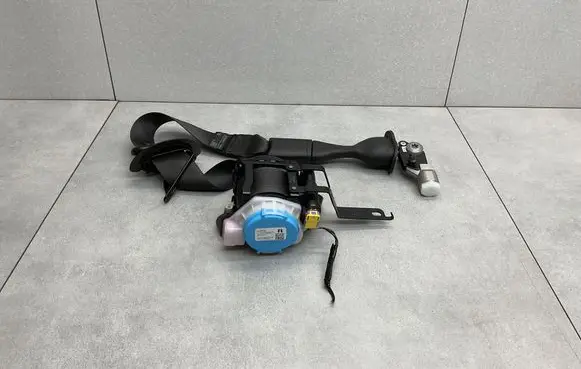 Opel Insignia B Front seatbelt 23464716