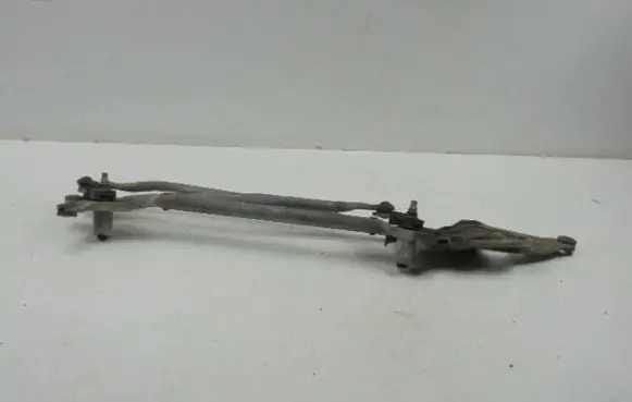 Toyota Celica T230 Front wiper linkage 
