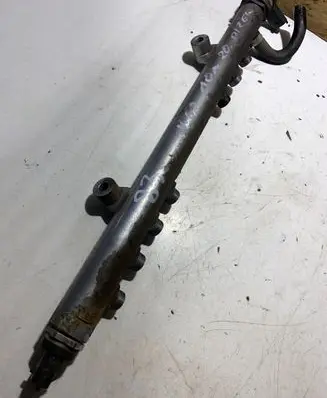 Volvo V60 Fuel main line pipe 30777759 0445215025