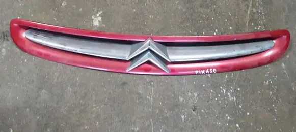 Citroen Xsara Picasso Front bumper upper radiator grill 9632099177