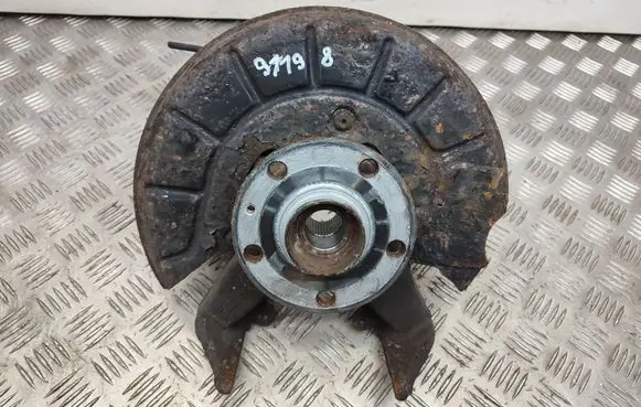 Volkswagen Caddy Front wheel hub