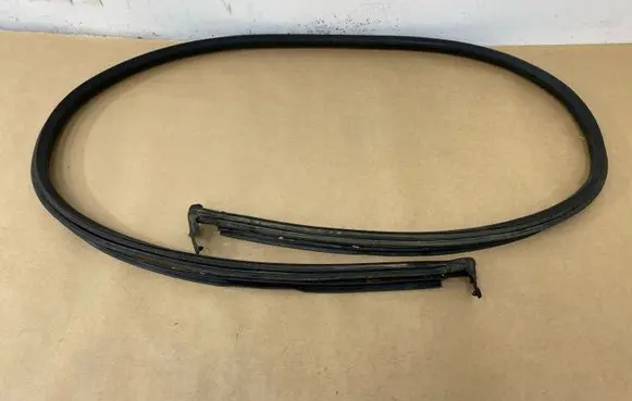 Mazda MX-5 NC Miata Rubber seal front coupe door window 