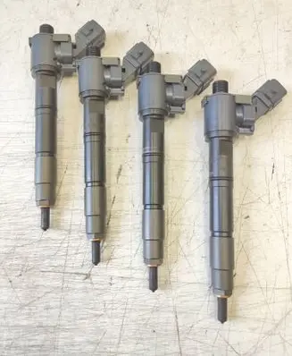Volvo V60 Fuel injectors set 31405404 2370010