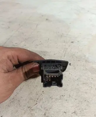 Nissan Primera Hazard light switch