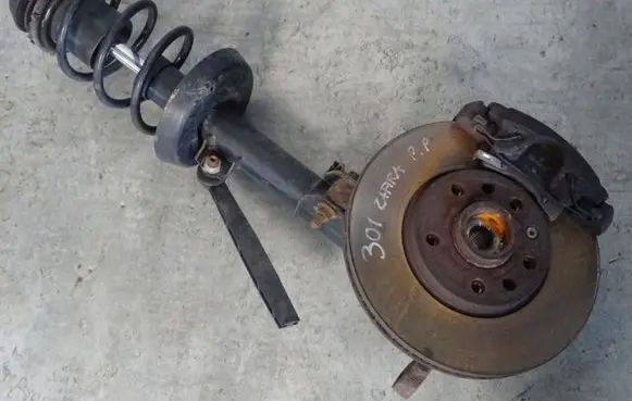 Opel Zafira A Front wheel hub spindle knuckle