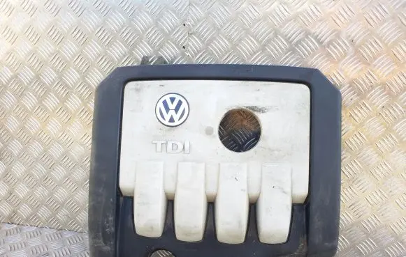Volkswagen PASSAT B6 Engine cover (trim) 03G103925